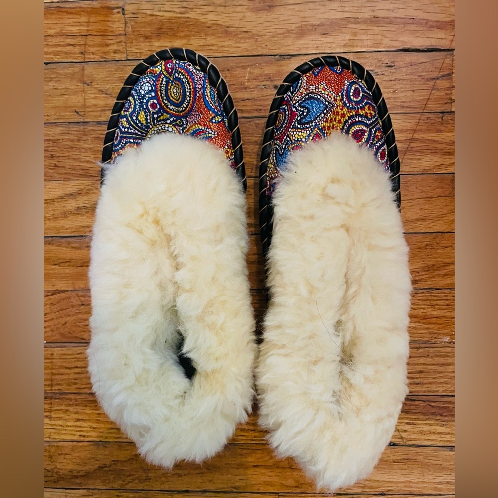 Gold, Blue and Red Patterned Women's Slippers with Plush Lining